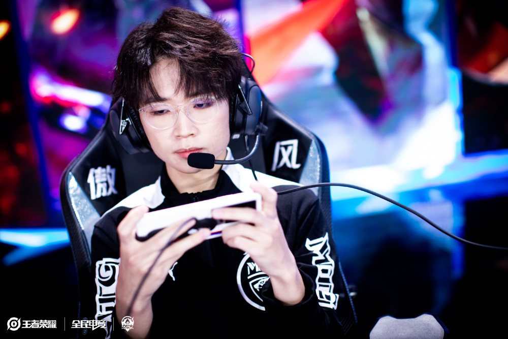 显示出他不 显示出他不